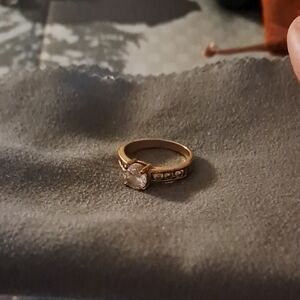 Elegant Gold Ring with Clear Stone